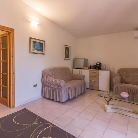 Apartment Lido Di Pittulongu With Garden & Parking!